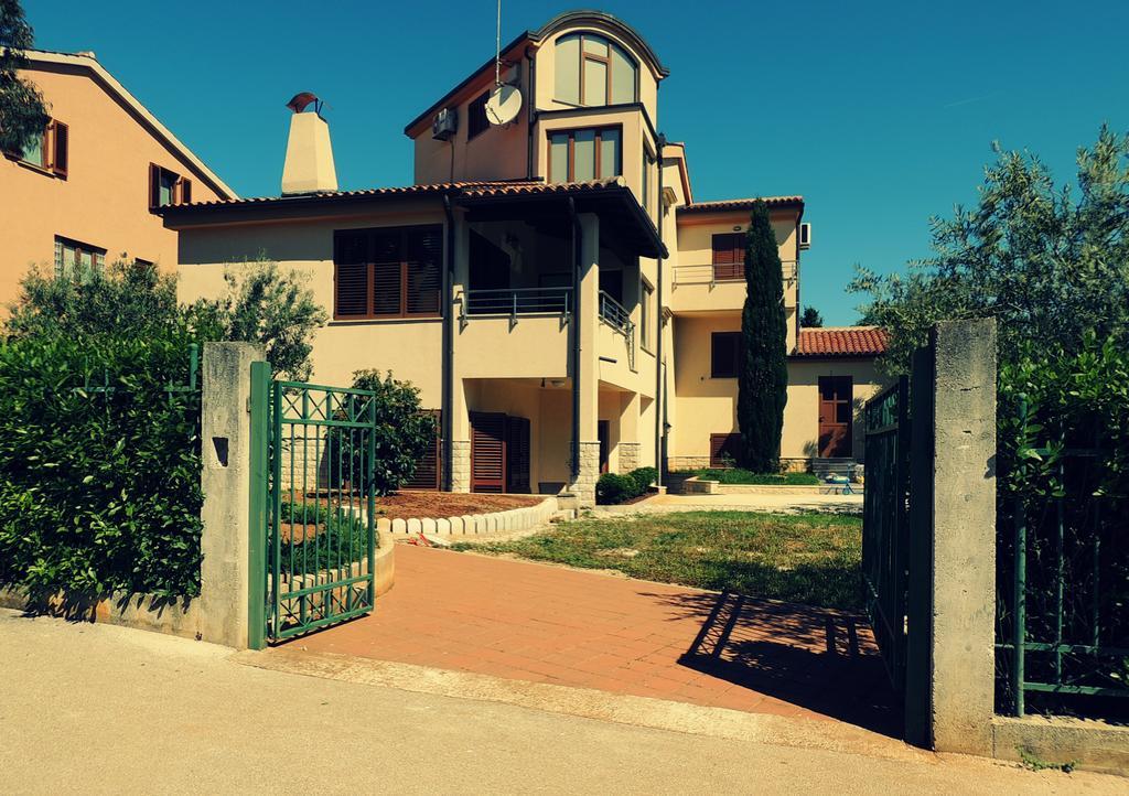 Stoja Apartment Πούλα Εξωτερικό φωτογραφία